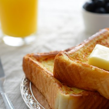 butter on toast fork orange juice pop up toasters breakfast